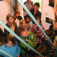 Kinder im Erdgeschoss
im Turm