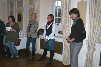 Die Initiatoren hören die Lob- und Dankesworte des Bürgermeisters